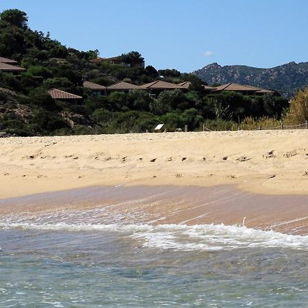 Case Sul Mare Residenze Di Bes Chia Dış mekan fotoğraf
