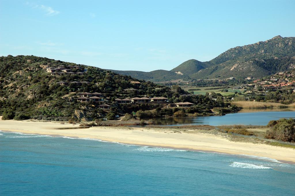 Case Sul Mare Residenze Di Bes Chia Dış mekan fotoğraf