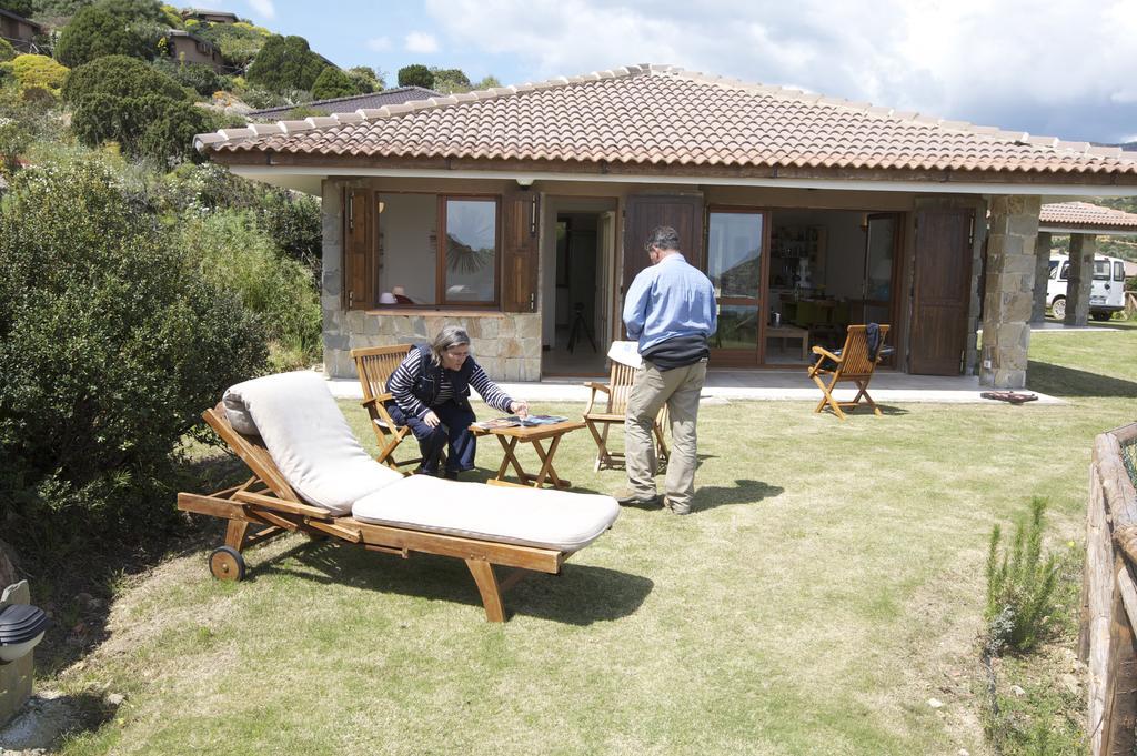Case Sul Mare Residenze Di Bes Chia Dış mekan fotoğraf