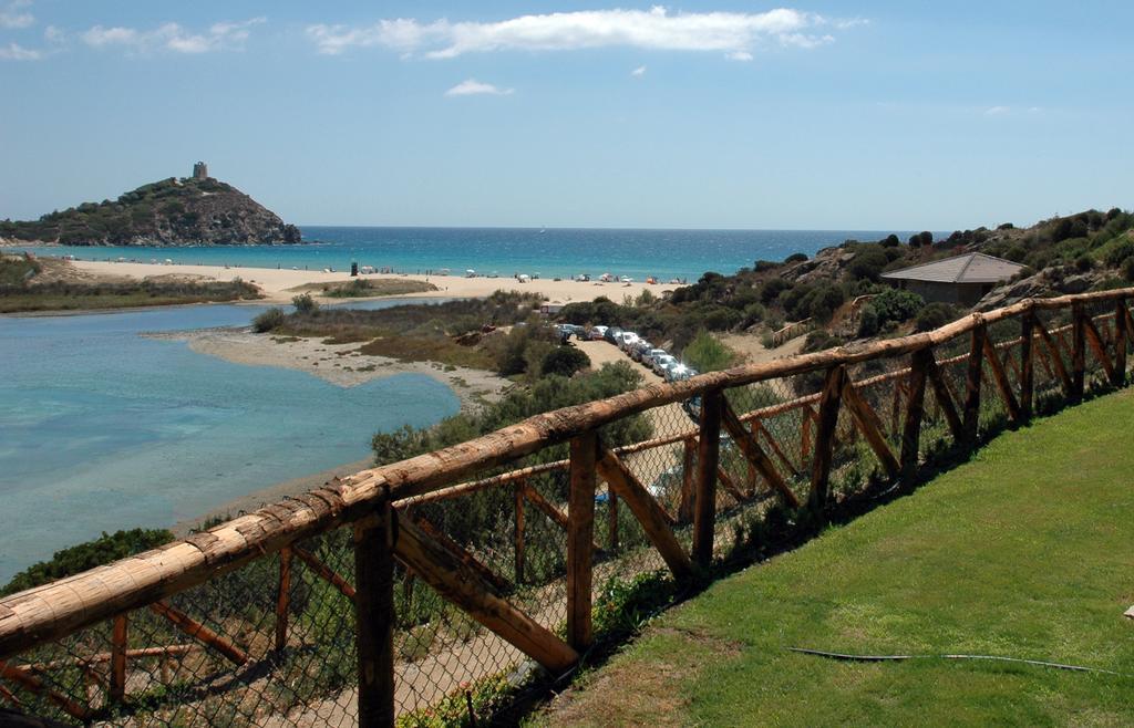 Case Sul Mare Residenze Di Bes Chia Dış mekan fotoğraf