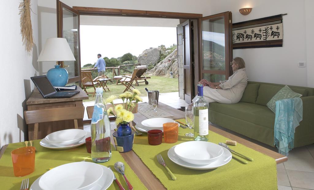 Case Sul Mare Residenze Di Bes Chia Dış mekan fotoğraf