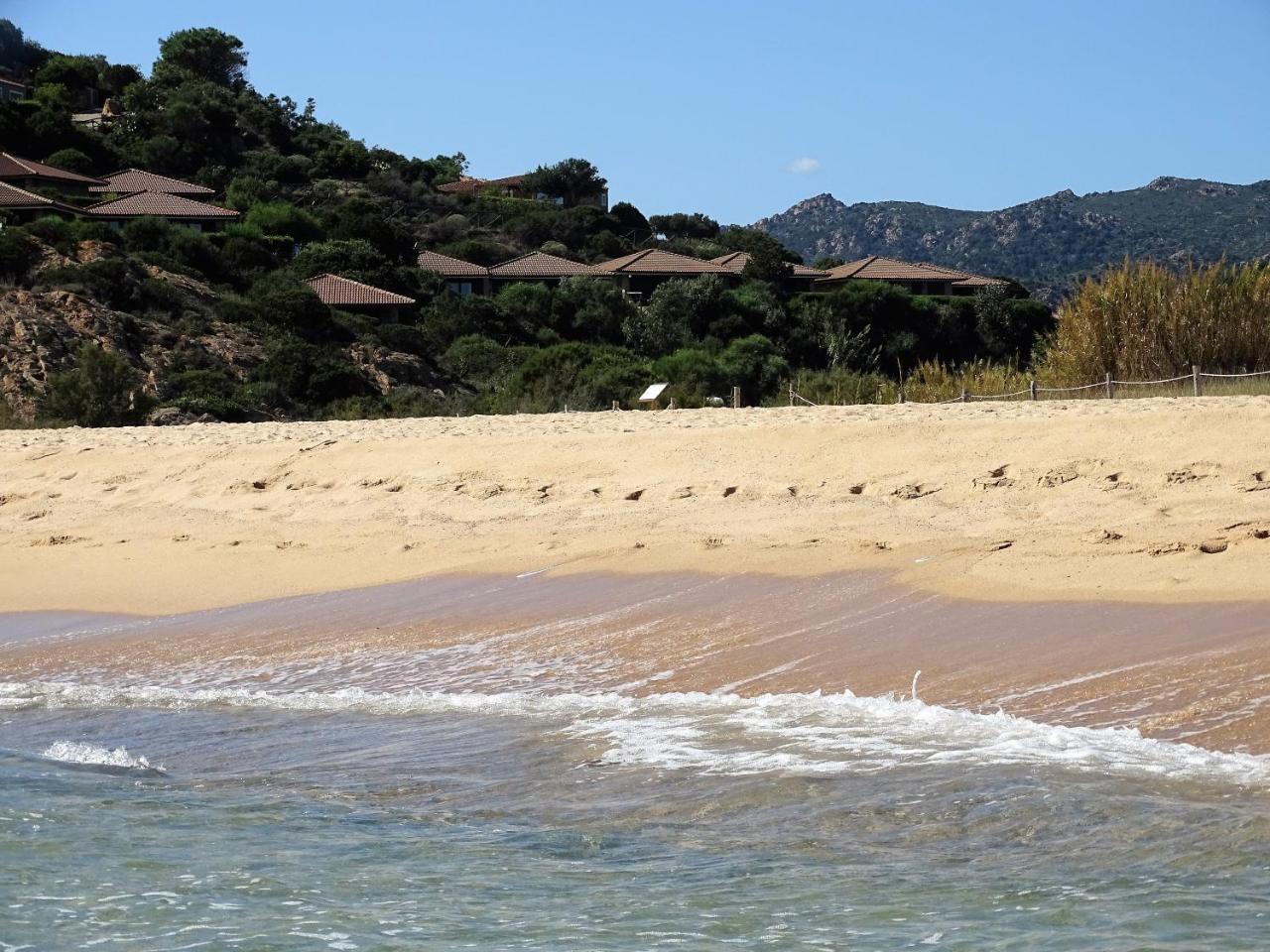 Case Sul Mare Residenze Di Bes Chia Dış mekan fotoğraf